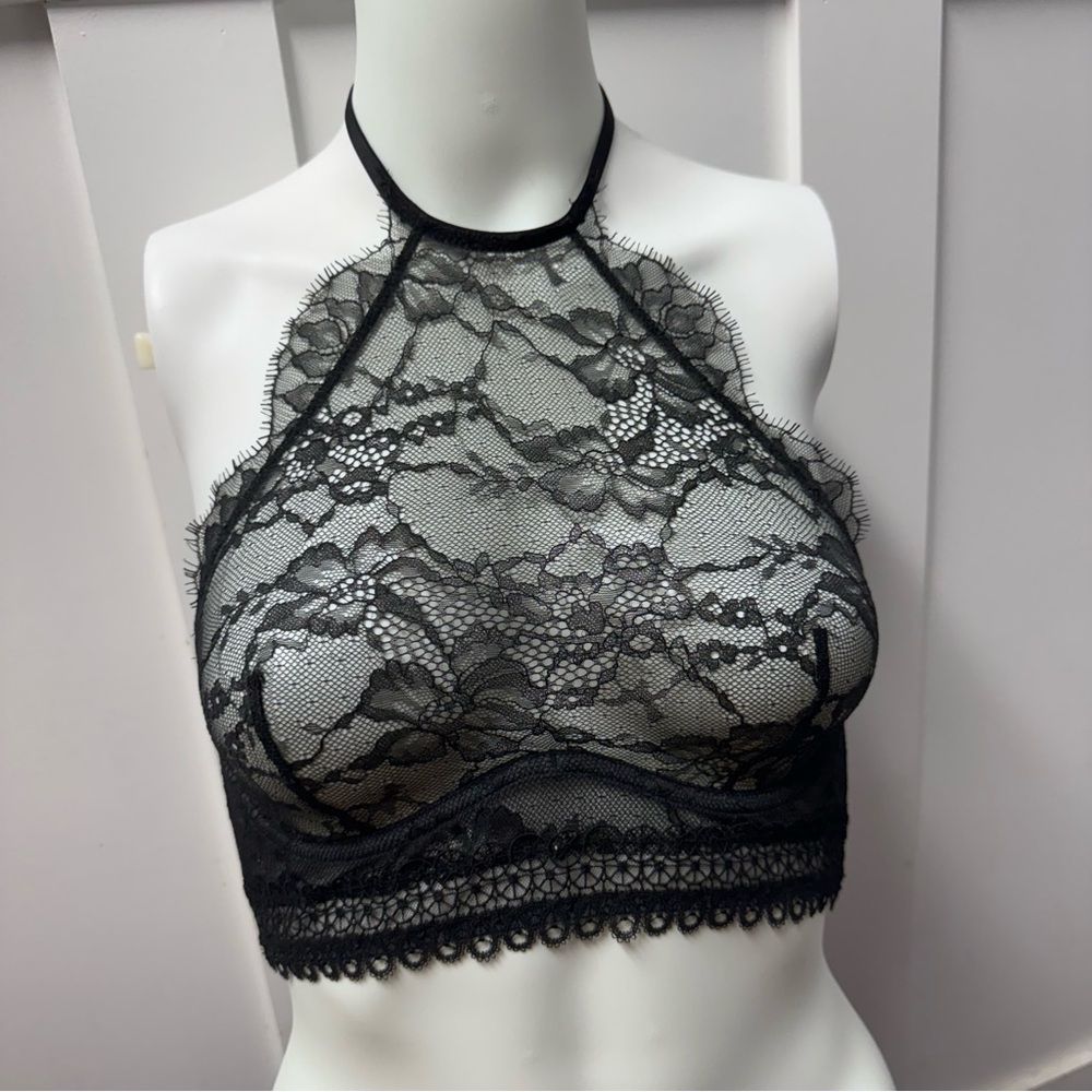 Victoria’s Secret black lace bra size 32C